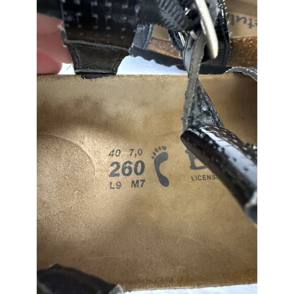 Black Patent Leather Sandals. Betula by Birkenstock. Size 40 - Picture 5 of 8
